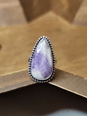 Teardrop Amethyst Ring - Purple and White